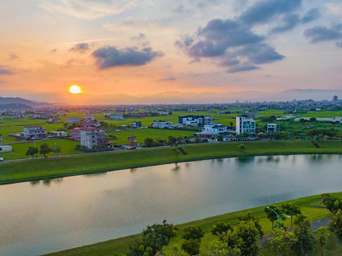 冬山閒雲居民宿 ตงชาน ภายนอก รูปภาพ